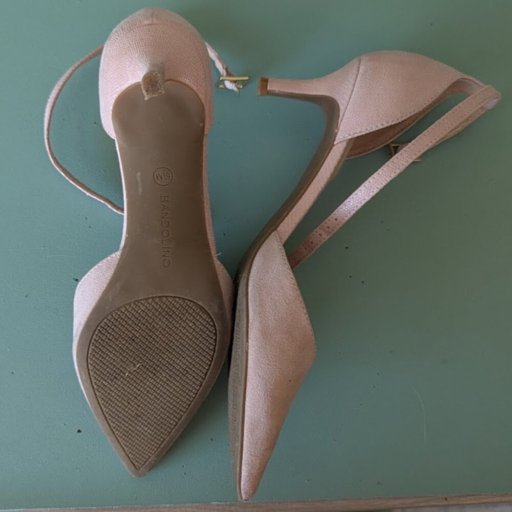 Women's size 6.5 Bandolino Kitten Heels